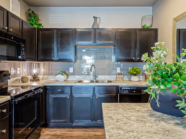 Paragon Westover Hills Apartments