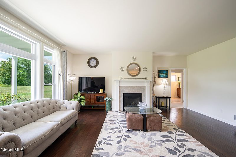 4th image of 41 Somerset Drive