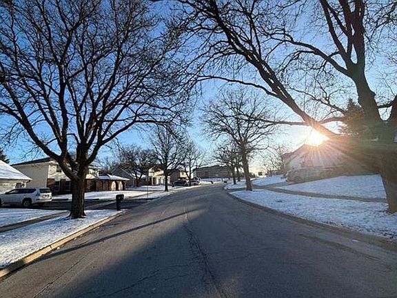 4th image of 3132 Venard Rd