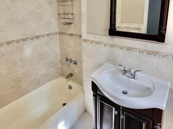 3rd image of 172 Belleville Ave APT 103
