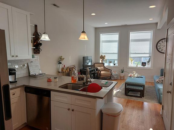 3rd image of 1311 N Western Ave #3