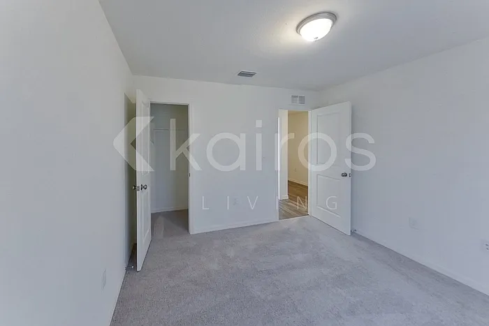 466 Norwood Ave S — Photo 8