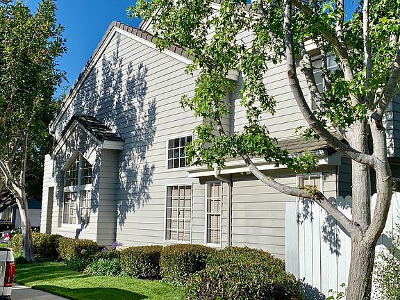 4th image of 606 Pacific Cove Dr