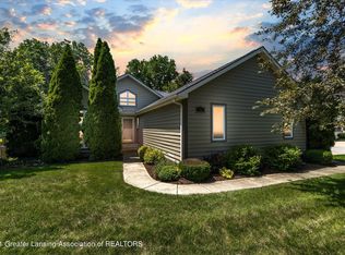 2765 River Pointe Dr, Holt, MI 48842