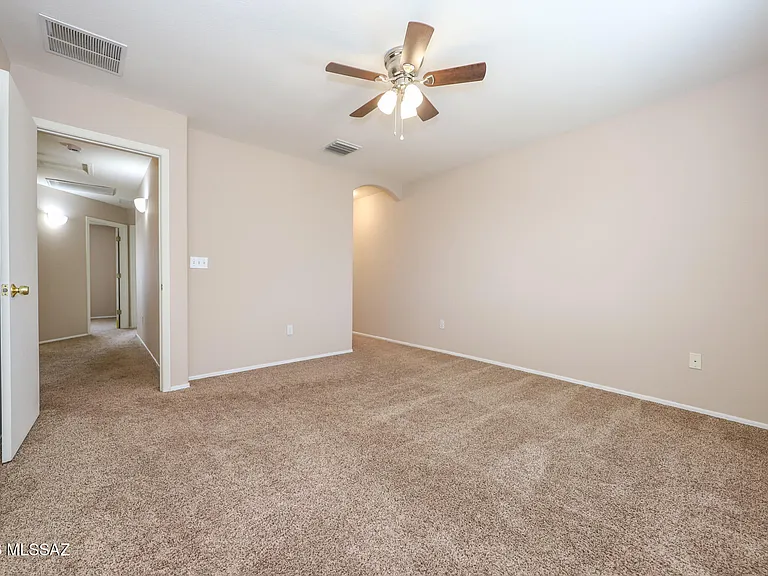 2416 W Chris Oliver Way — Photo 12