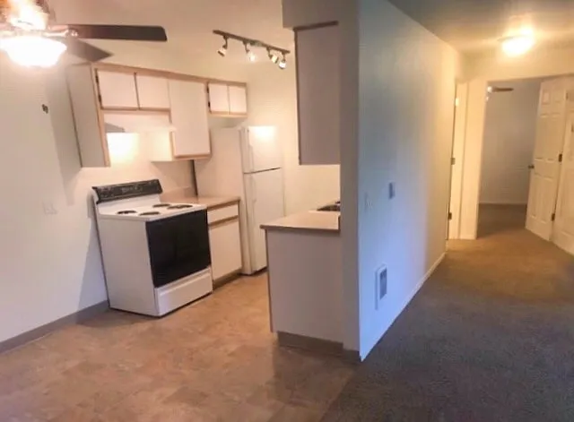 Village Place — Photo 28