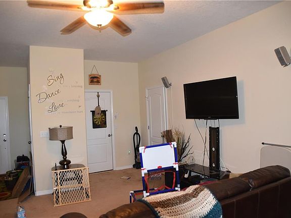 4th image of 11853 Greengate Dr