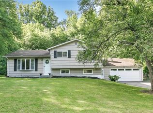 19 Cedarwood Ln, Shelton, CT 06484
