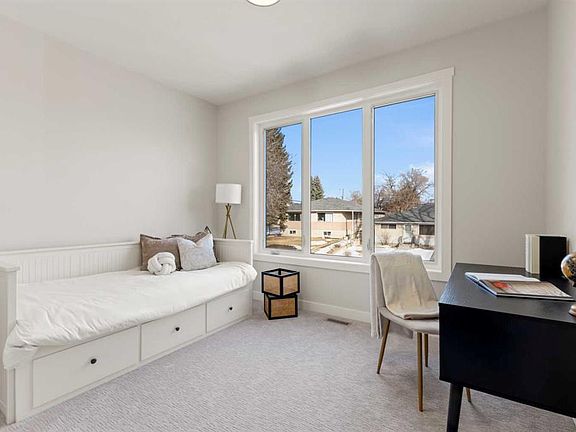 5th image of 3107 E 42nd St SW