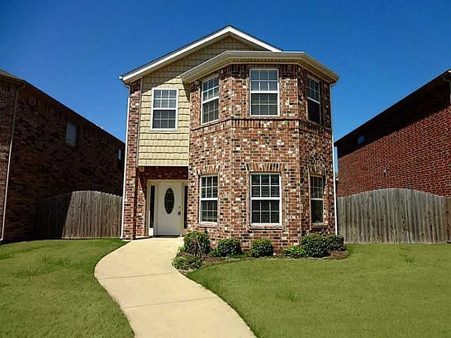 1st image of 101 Carrington Ave #13