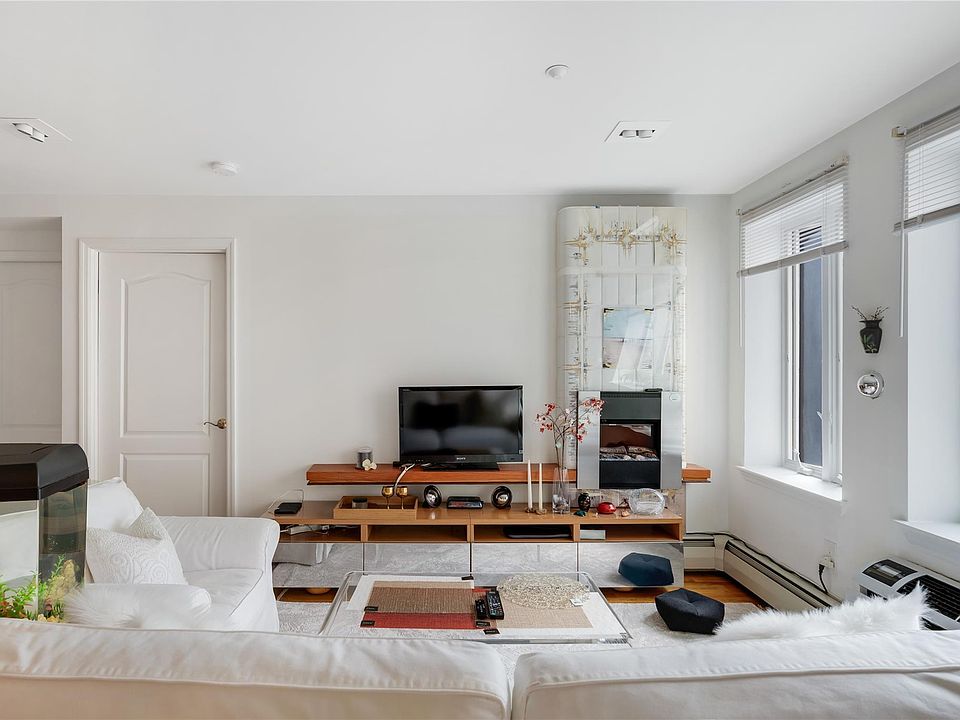 1st image of 2072 Ocean Avenue #502