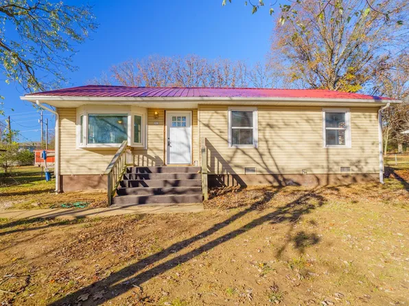 203 Summit Ave, Waynesville, MO 65583