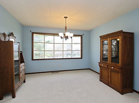 4th image of 1372 Westminster Ln