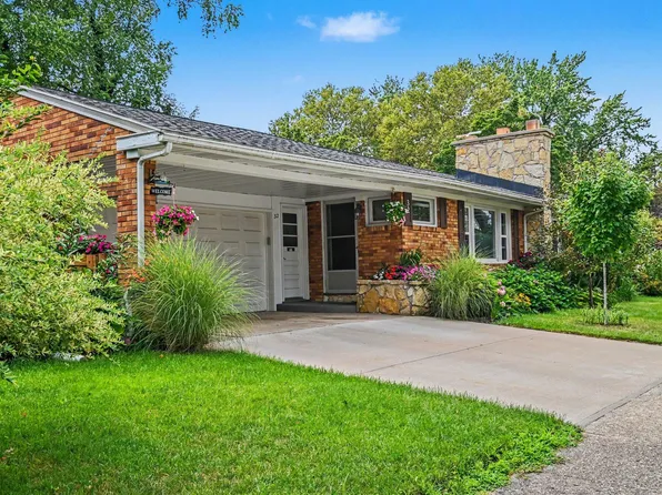 32 Cherry St, Holland, MI 49423