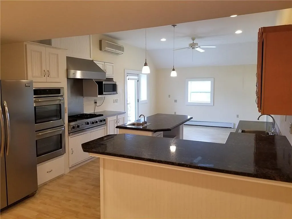 4 bed, 2000 sqft, $3,500 — Photo 4
