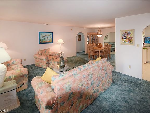 5th image of 409 SW 35th St