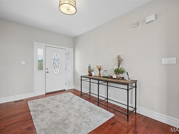 2nd image of 3027 Windsor Point Dr
