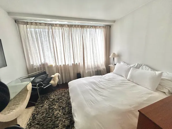 286 Stanhope Street image 1 of 12