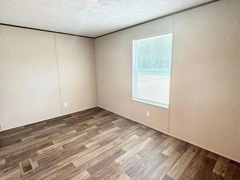 2494 Newton Rd — Photo 4