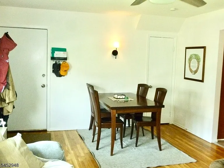 33 N Willow St #1 — Photo 4