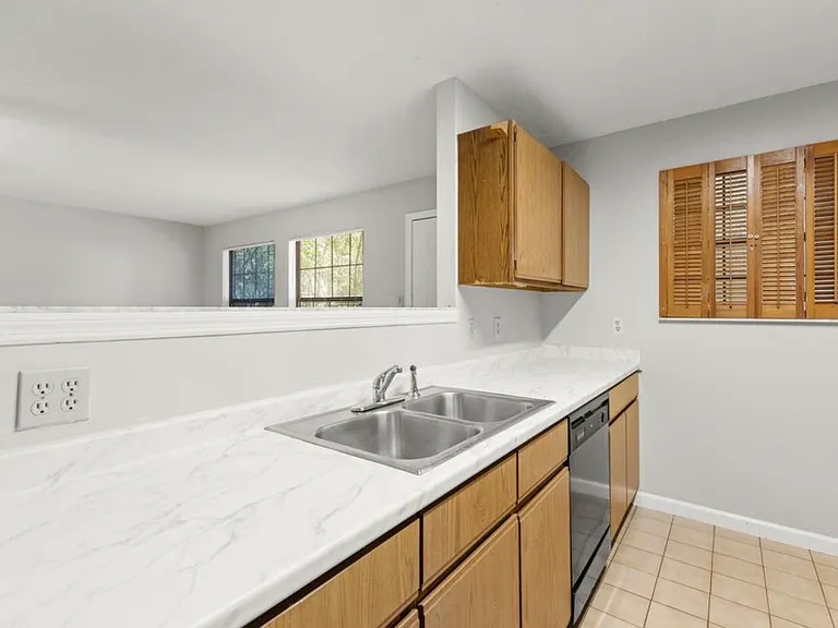 Fisher Ln — Photo 11