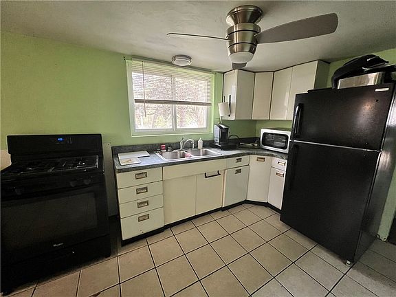 5th image of 155 Hidden Ln