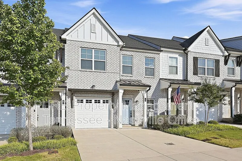 4 bed, 3.5 bath, 2033 sqft, $2,795 — Photo 2