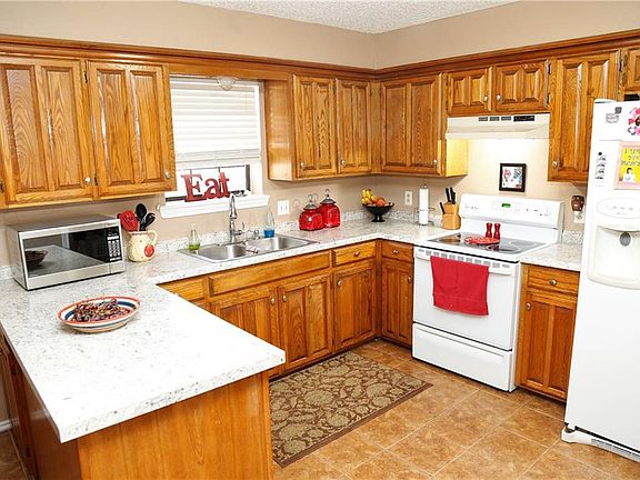 5th image of 113 Bryn Mawr Ln