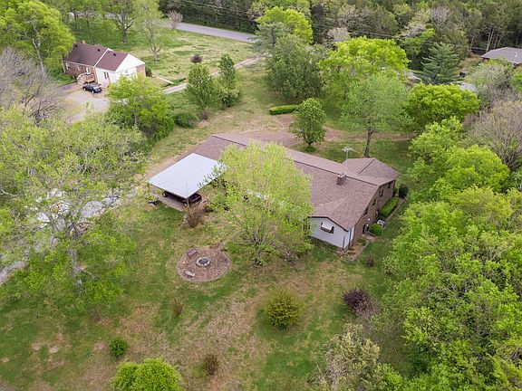 4th image of 2413 Fly Rd