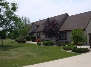 N6865 Hillview Dr, Beaver Dam, WI 53916