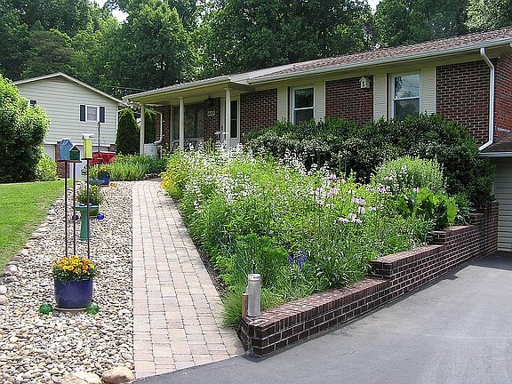 2nd image of 449 Springfield Dr