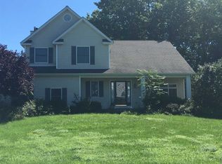 2 Twin Spring Ln, Florida, NY 10921