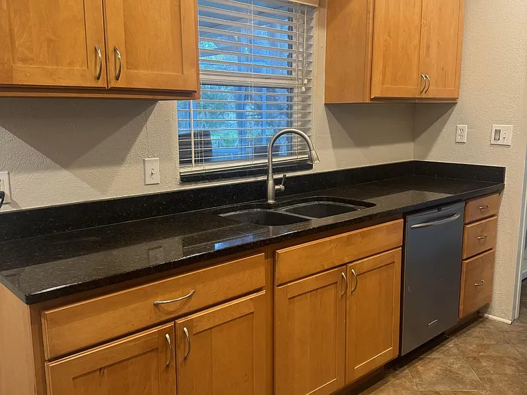 9601 Oak Ridge Ave — Photo 5
