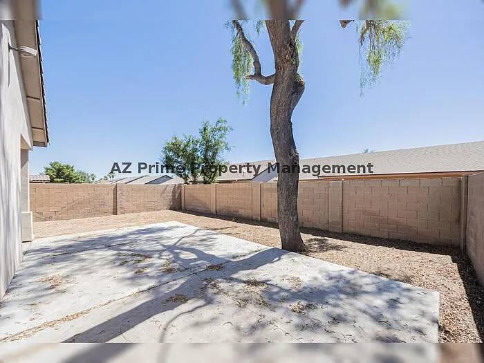 670 E Mariposa Pl — Photo 24