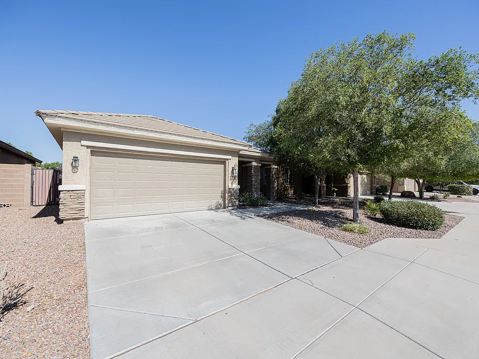 7040 W Gary Way