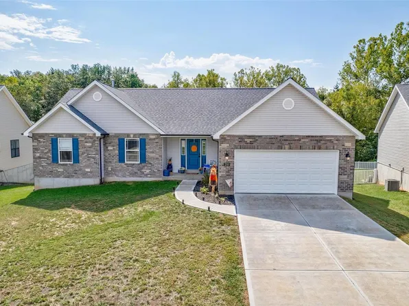 250 Longleaf Pine Dr, Festus, MO 63028