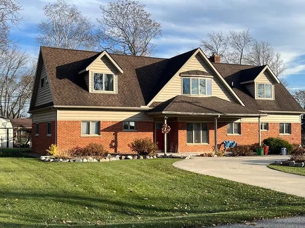 45214 Custer Ave, Utica, MI 48317