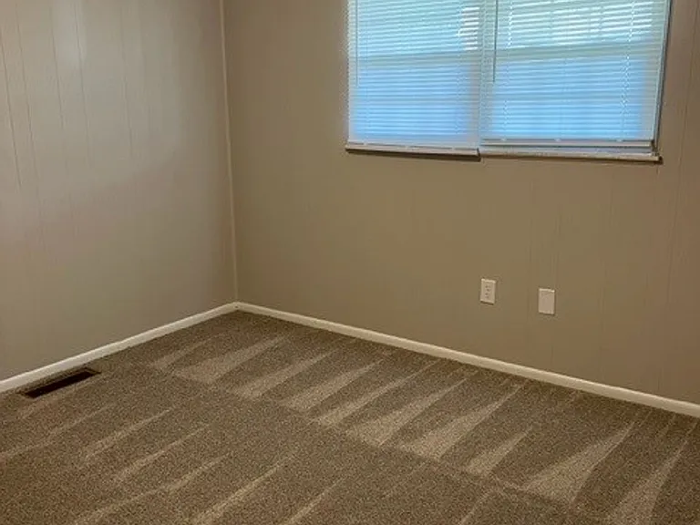 1463 Cora Ln — Photo 7