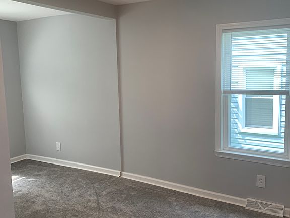3rd image of 18609 Lathers St