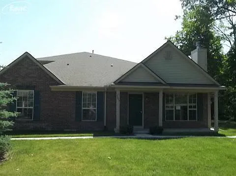 4055 Stonebridge photo 1
