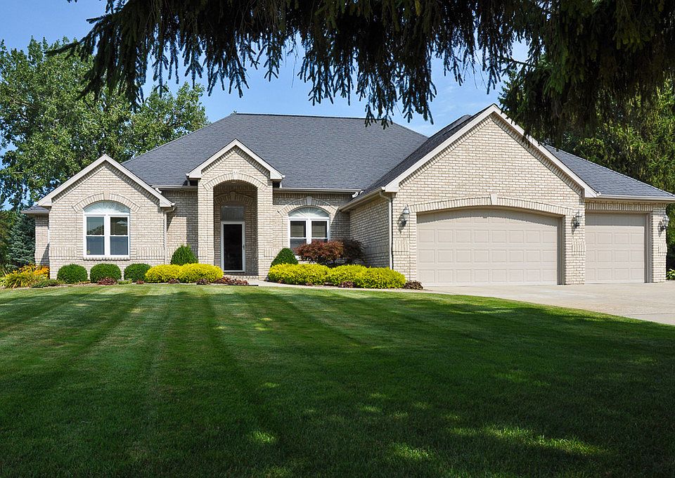 1st image of 14 Cobblestone Pl