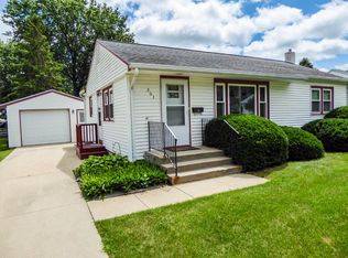 203 Iowa St, Waverly, IA 50677