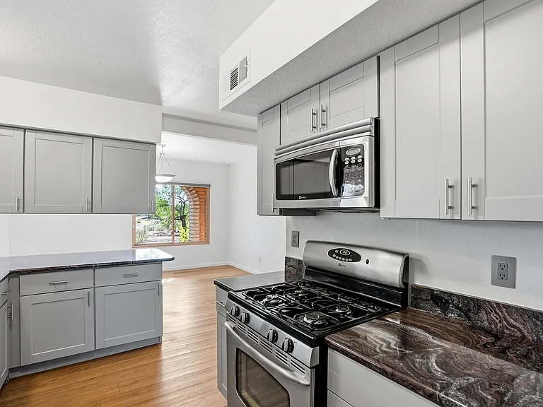 11910 N Joi Dr — Photo 4