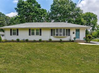 14 Forest Dr, Middletown, NJ 07748