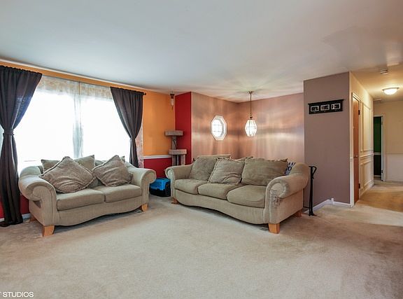 2nd image of 6893 Longmeadow Ln