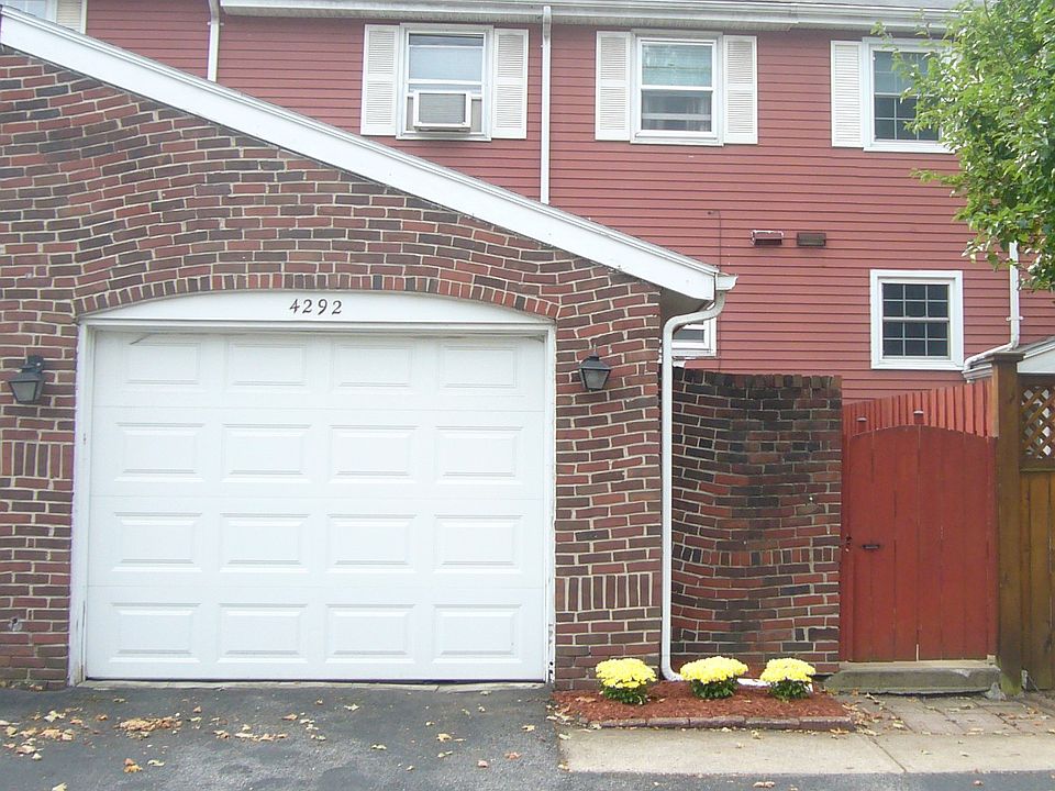 garage with 2 add'l spaces