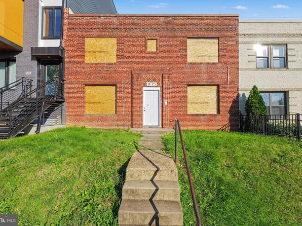 835 19th St NE, Washington, DC 20002