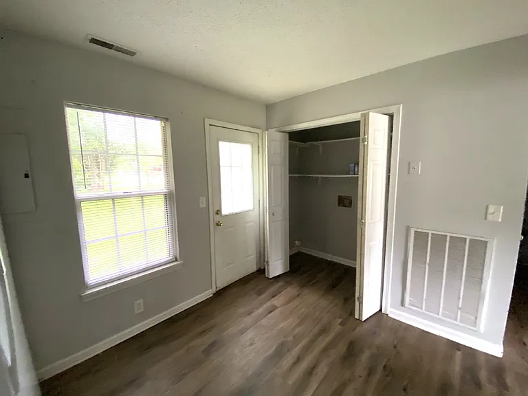 109 Gail St — Photo 4