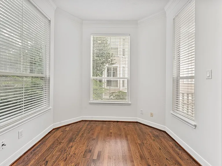 208 Hawthorne St #A — Photo 11