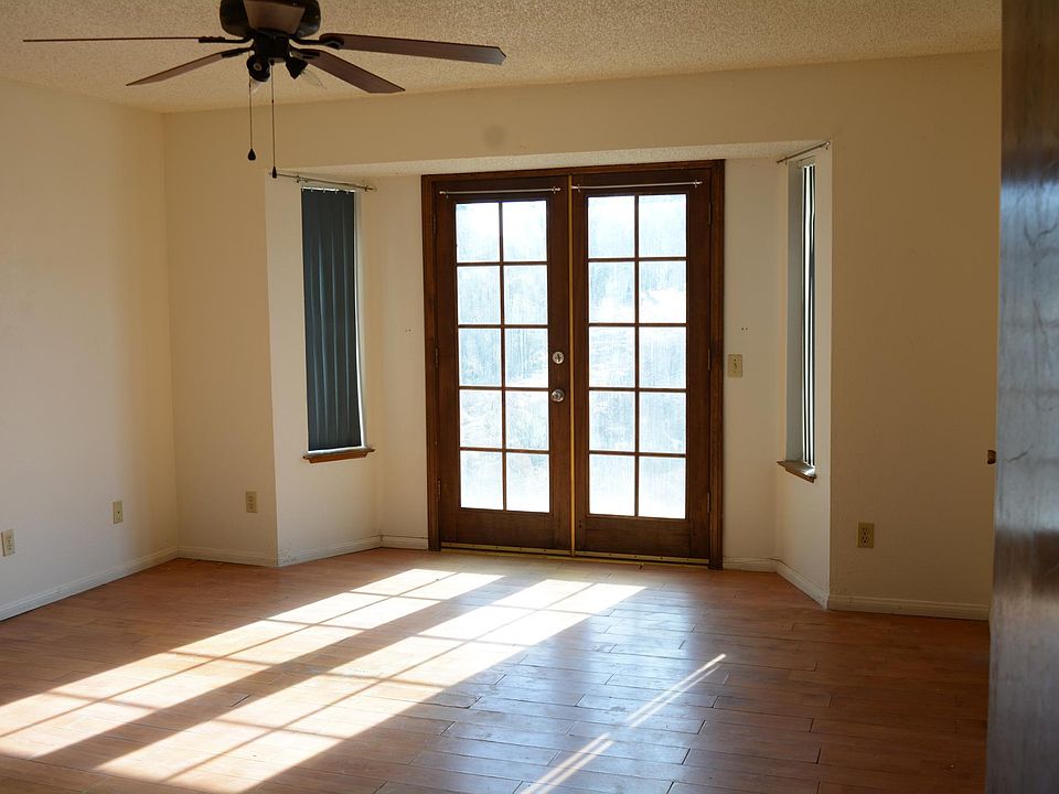 2nd image of 9975 Desert View Rd